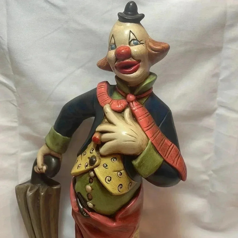 Vintage 1960s Hand Painted Clown Figurine - Picture 5 of 7